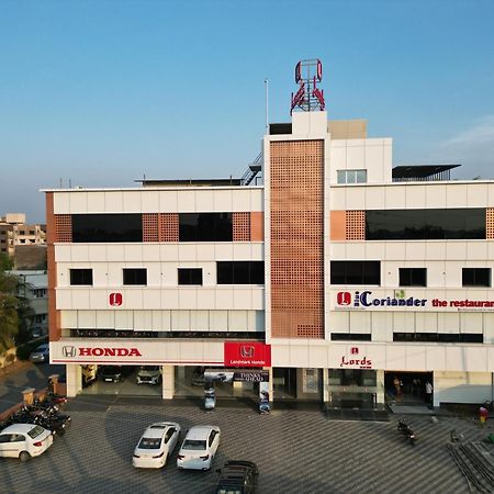 Lords Eco Inn Navsari Екстериор снимка