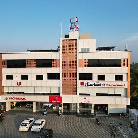 Lords Eco Inn Navsari Екстериор снимка