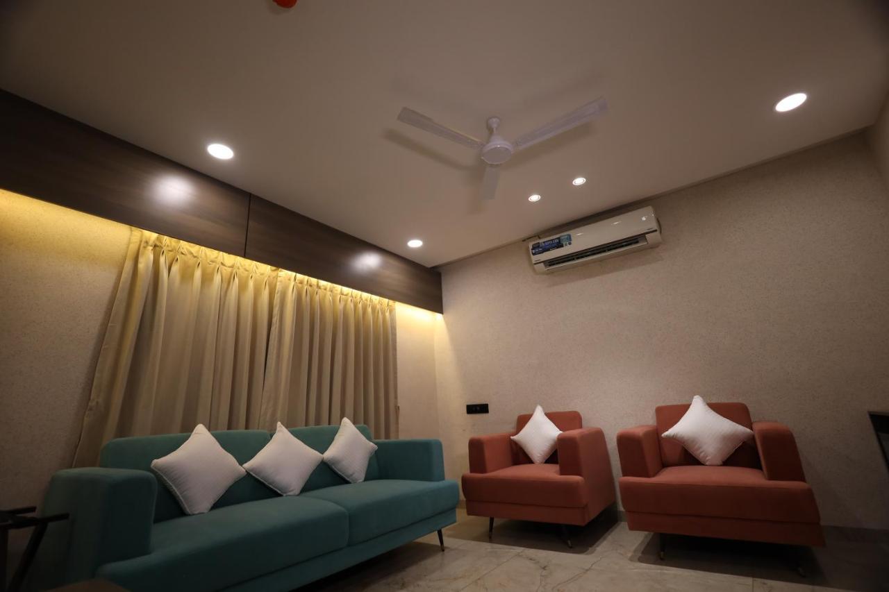 Lords Eco Inn Navsari Екстериор снимка