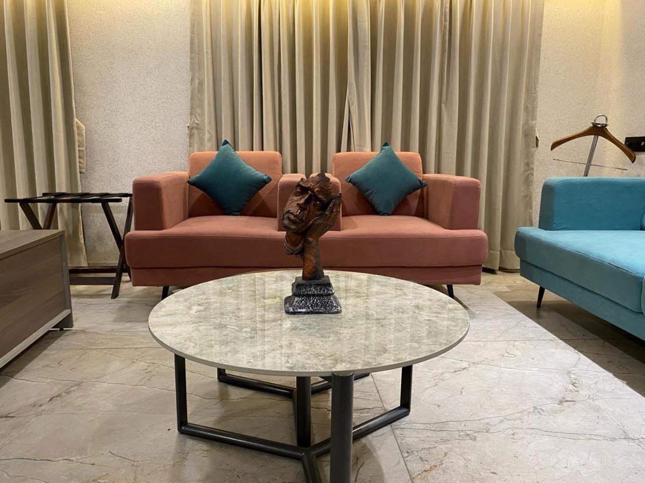 Lords Eco Inn Navsari Екстериор снимка